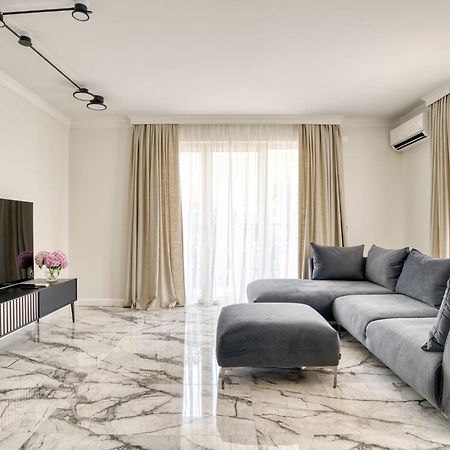Ap Royal Oak - 2 Bedroom Apartment In بودفا المظهر الخارجي الصورة