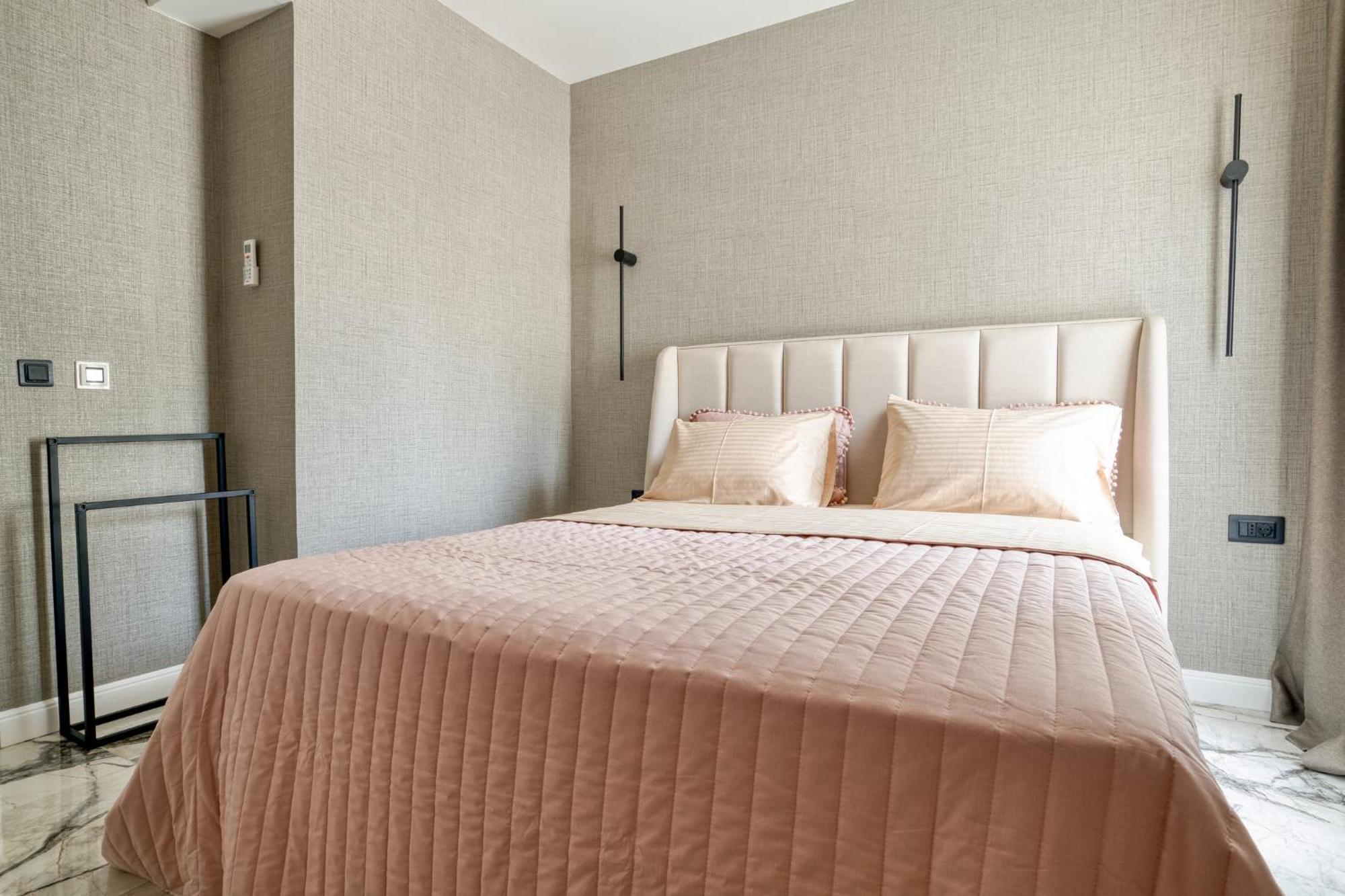 Ap Royal Oak - 2 Bedroom Apartment In بودفا المظهر الخارجي الصورة