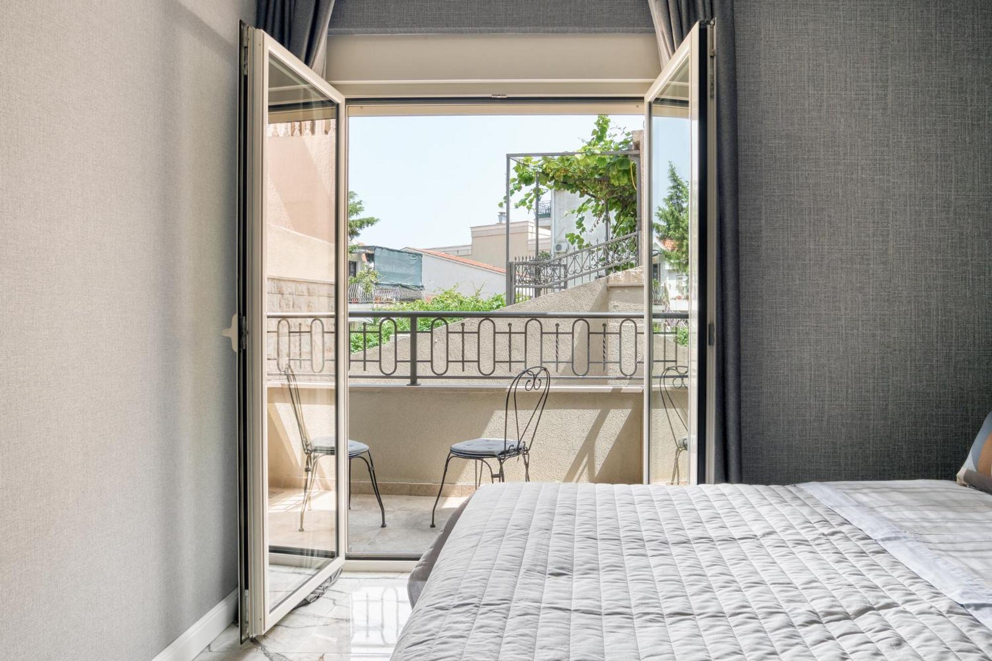 Ap Royal Oak - 2 Bedroom Apartment In بودفا المظهر الخارجي الصورة