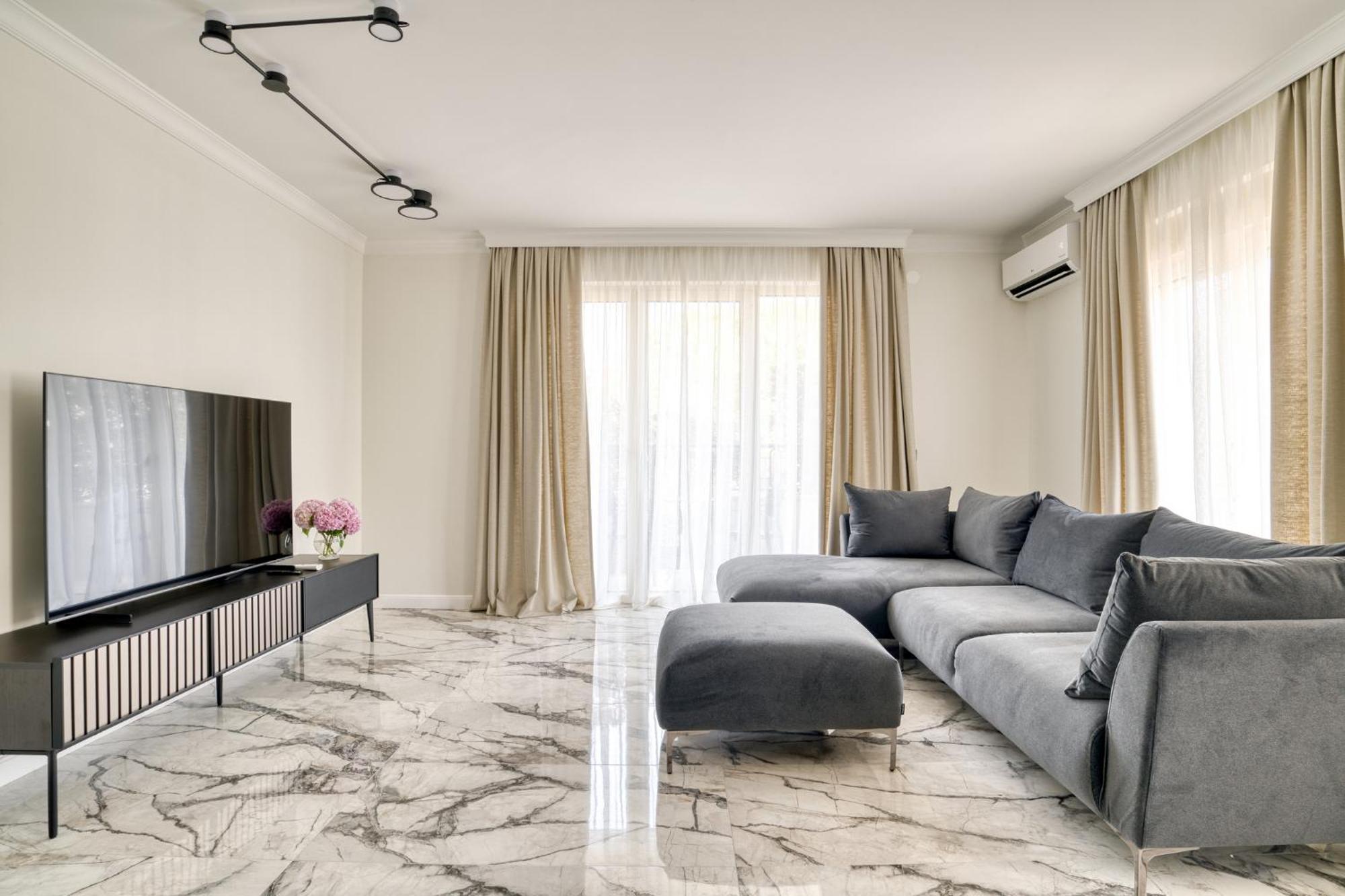 Ap Royal Oak - 2 Bedroom Apartment In بودفا المظهر الخارجي الصورة