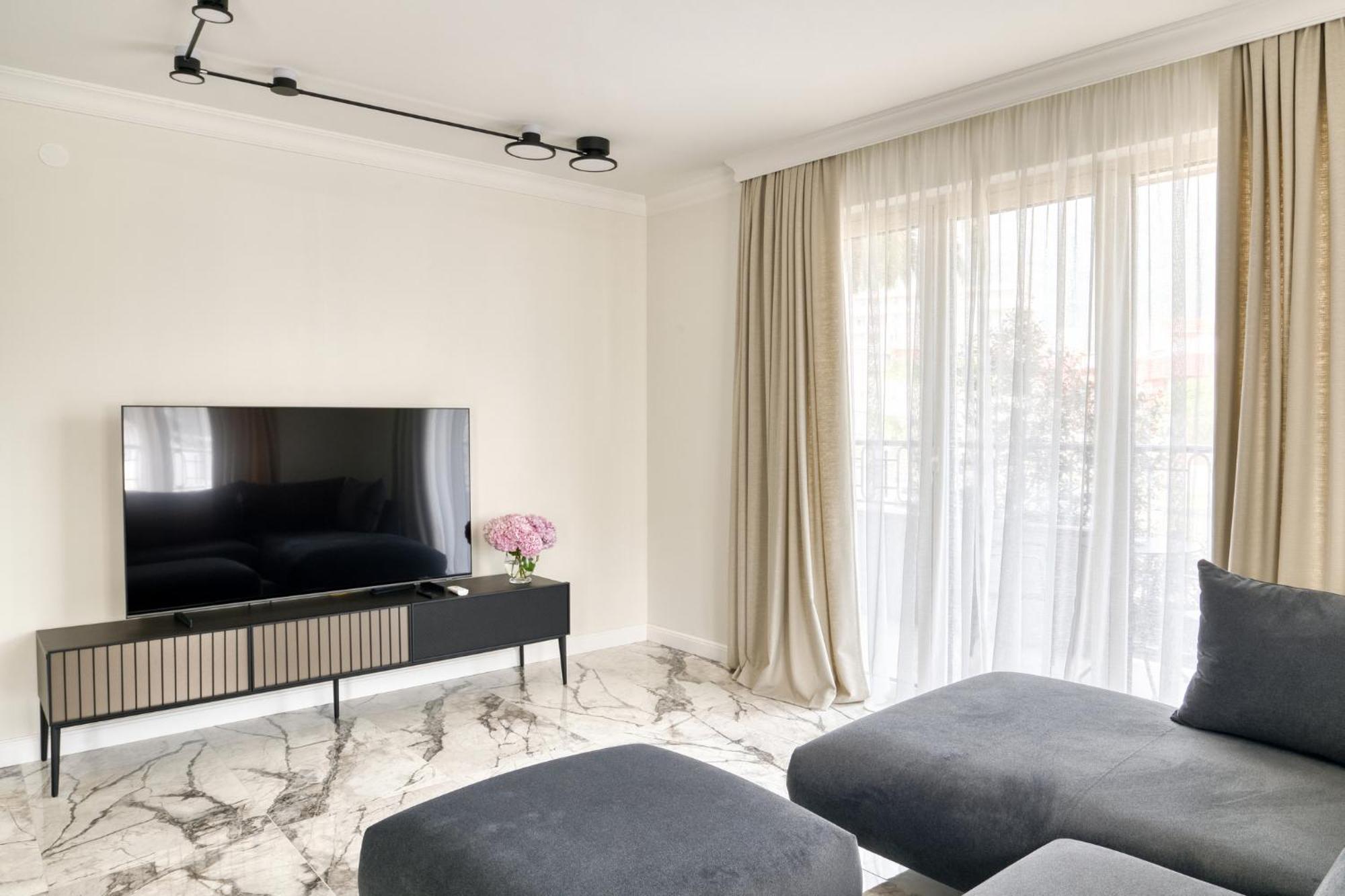 Ap Royal Oak - 2 Bedroom Apartment In بودفا المظهر الخارجي الصورة